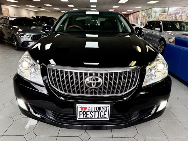 2011 Toyota Crown JDM car for sale — photo 2 of 5