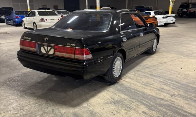1999 Toyota Crown JDM car for sale — photo 11 of 25