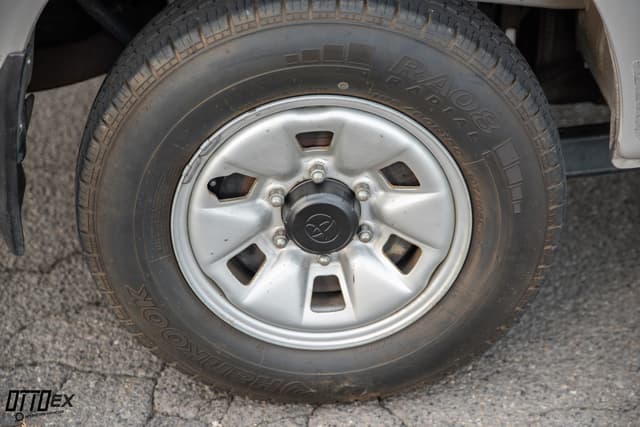 1999 Toyota HiAce JDM car for sale — photo 17 of 25