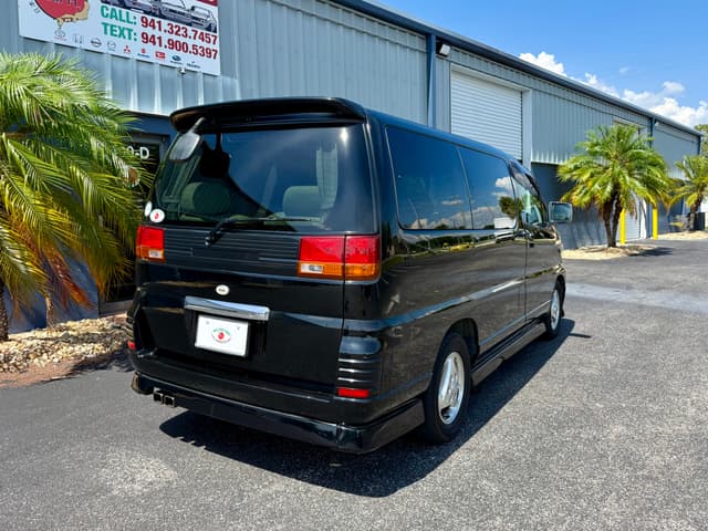 1999 Nissan Elgrand JDM car for sale — photo 7 of 25