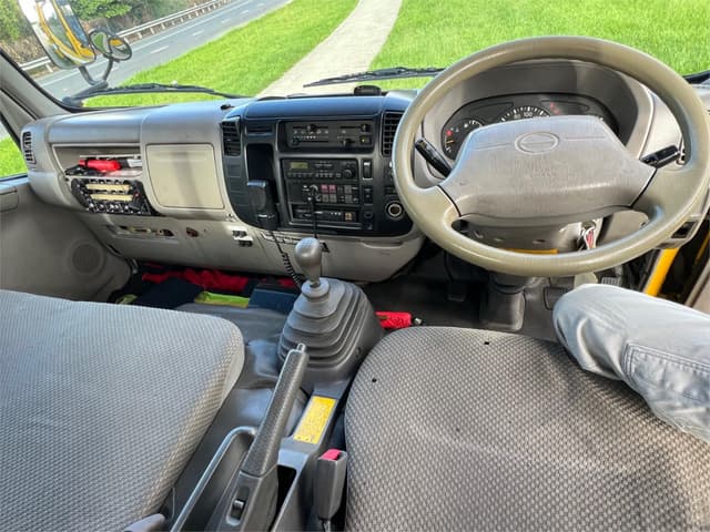 2005 Toyota Dyna JDM car for sale — photo 17 of 19