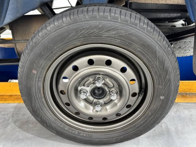 2000 Daihatsu Hijet JDM car for sale — photo 15 of 23