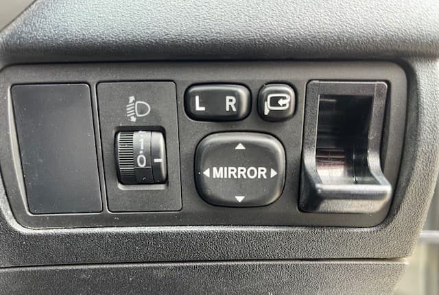 2004 Toyota Caldina JDM car for sale — photo 16 of 25