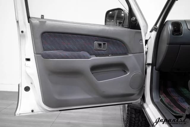 1998 Toyota Hilux Surf JDM car for sale — photo 19 of 25