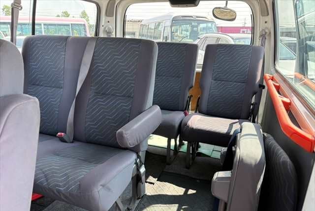 2007 Nissan Caravan JDM car for sale — photo 20 of 25