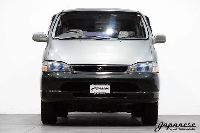 1996 Toyota Granvia JDM car for sale — photo 2 of 25