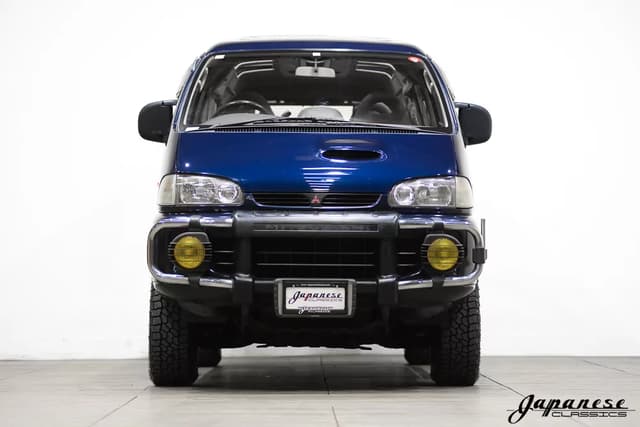 1994 Mitsubishi Delica JDM car for sale — photo 2 of 25