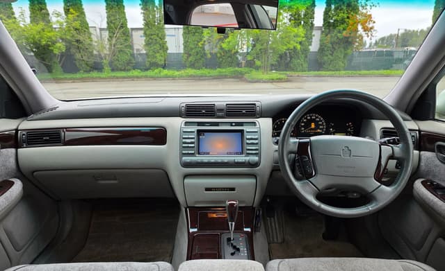 2000 Toyota Crown JDM car for sale — photo 4 of 7