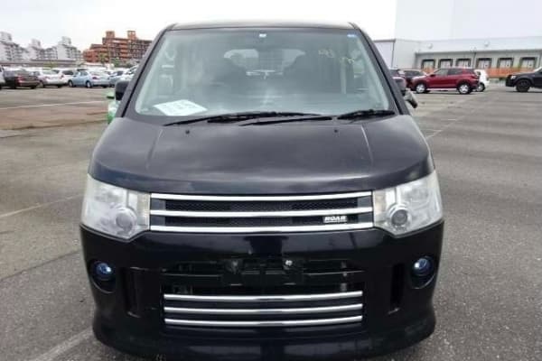 Mitsubishi Delica JDM car for sale — photo 2 of 6