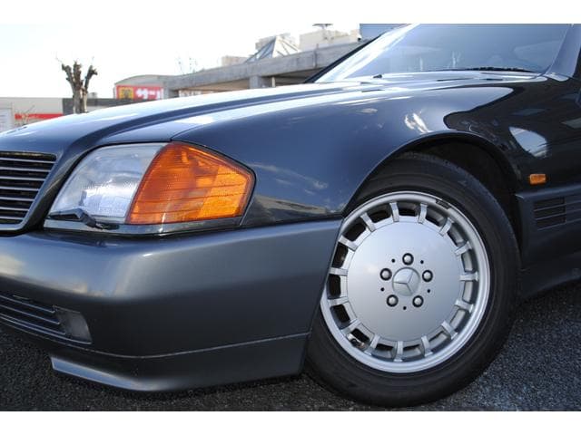 1991 Mercedes-Benz SL-Class JDM car for sale — photo 20 of 25