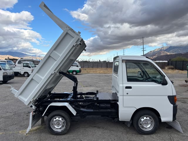 1997 Daihatsu Hijet JDM car for sale — photo 6 of 10