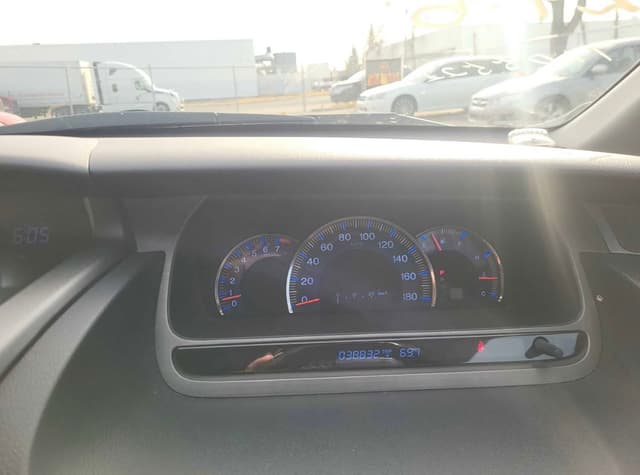 2005 Honda Odyssey JDM car for sale — photo 10 of 13