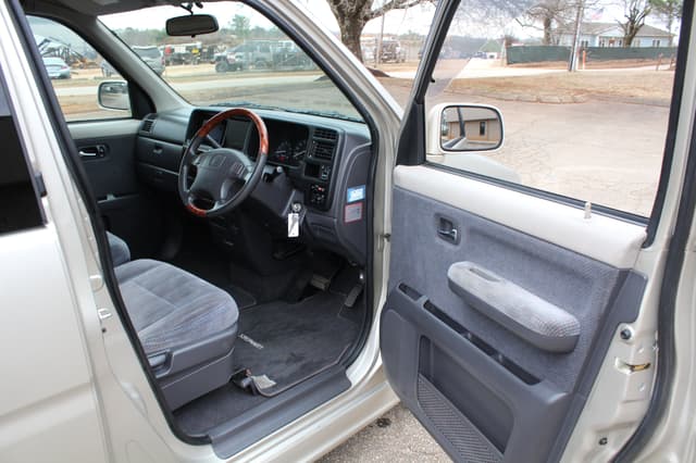 1999 Honda Stepwagon JDM car for sale — photo 15 of 25