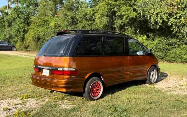 1997 Toyota Estima JDM car for sale — photo 8 of 11