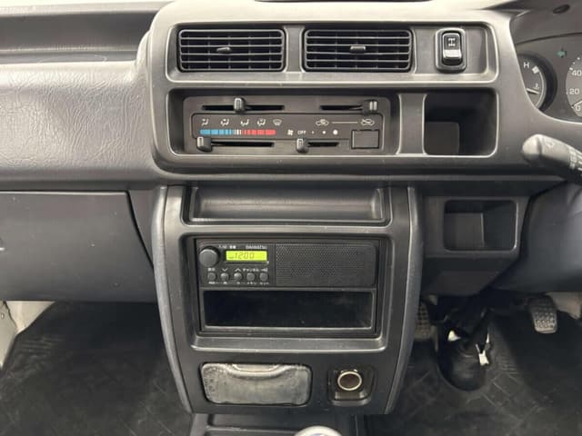 2001 Daihatsu Hijet JDM car for sale — photo 12 of 25
