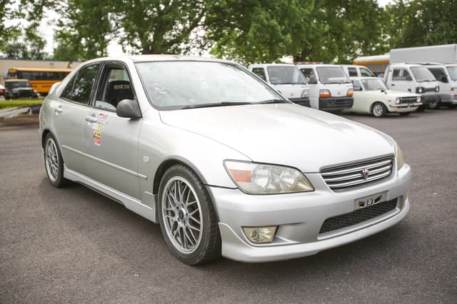 1998 Toyota Altezza JDM car for sale — photo 12 of 25