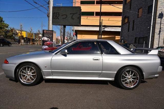 1994 Nissan Skyline JDM car for sale — photo 6 of 25