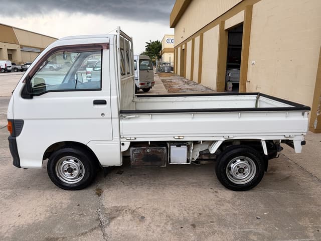 1996 Daihatsu Hijet JDM car for sale — photo 5 of 17