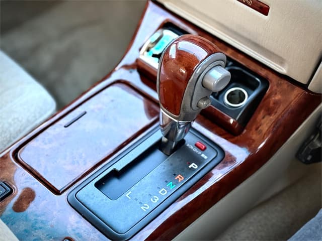 1999 Toyota Crown JDM car for sale — photo 15 of 25