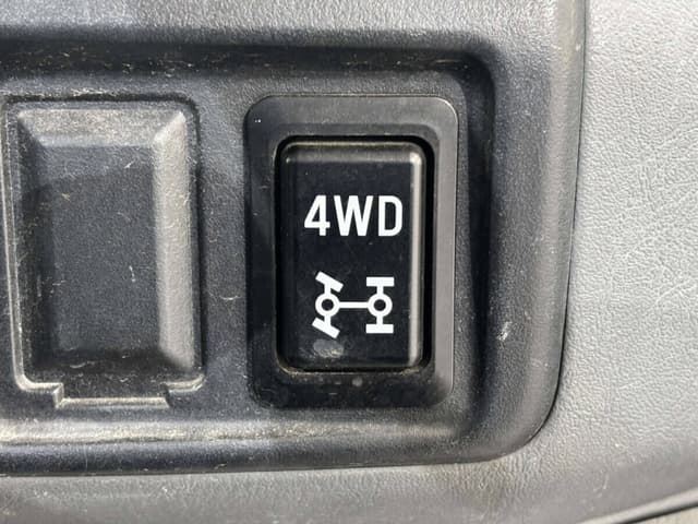 2005 Mitsubishi Minicab JDM car for sale — photo 11 of 25