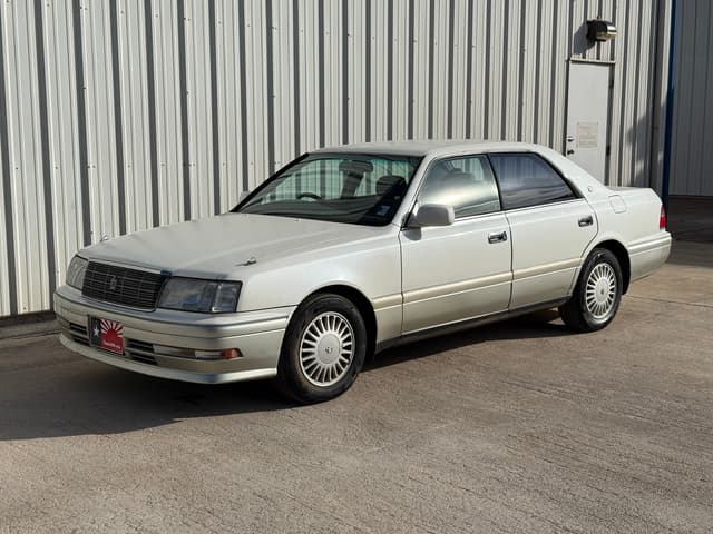 1996 Toyota Crown JDM car for sale — photo 6 of 21