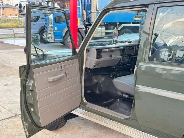 2001 Toyota Land Cruiser JDM car for sale — photo 7 of 25