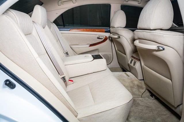 2004 Toyota Majesta JDM car for sale — photo 19 of 20