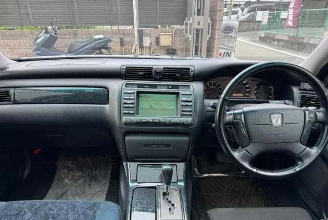 2003 Toyota Crown JDM car for sale — photo 20 of 25