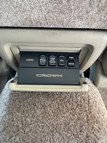 1999 Toyota Crown JDM car for sale — photo 16 of 25