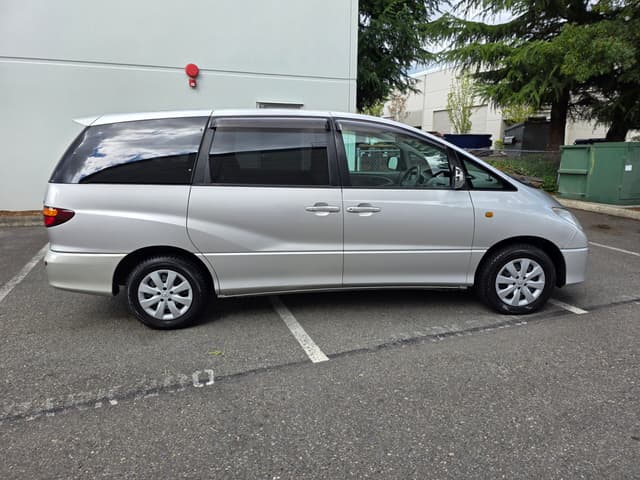2000 Toyota Estima JDM car for sale — photo 8 of 14
