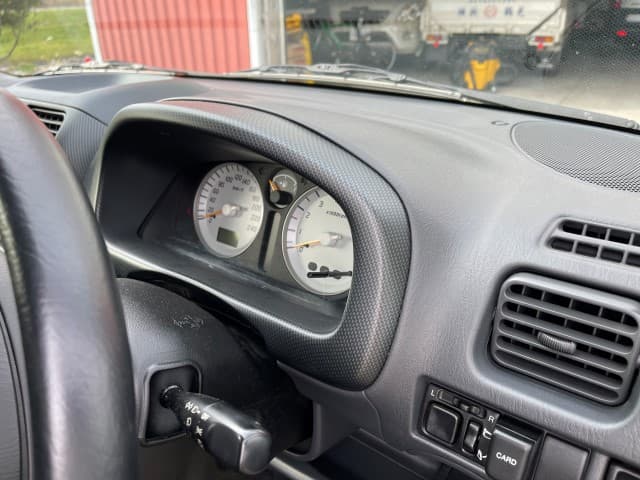 2004 Suzuki Swift JDM car for sale — photo 13 of 17