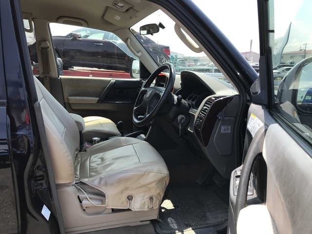 2000 Mitsubishi Pajero JDM car for sale — photo 5 of 8