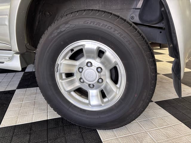 1999 Toyota Hilux Surf JDM car for sale — photo 8 of 25