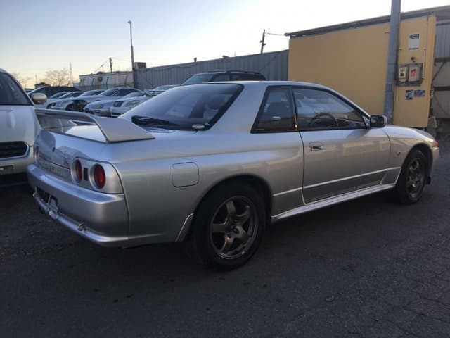 1992 Nissan Skyline JDM car for sale — photo 3 of 5