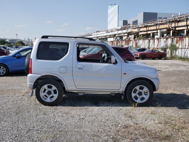 2002 Suzuki Jimny JDM car for sale — photo 4 of 25