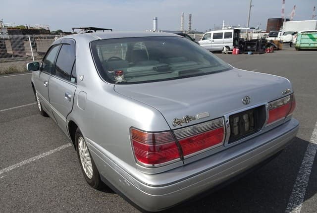 2000 Toyota Crown JDM car for sale — photo 3 of 25
