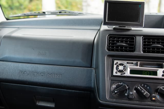 2001 Mitsubishi Pajero Mini JDM car for sale — photo 12 of 14