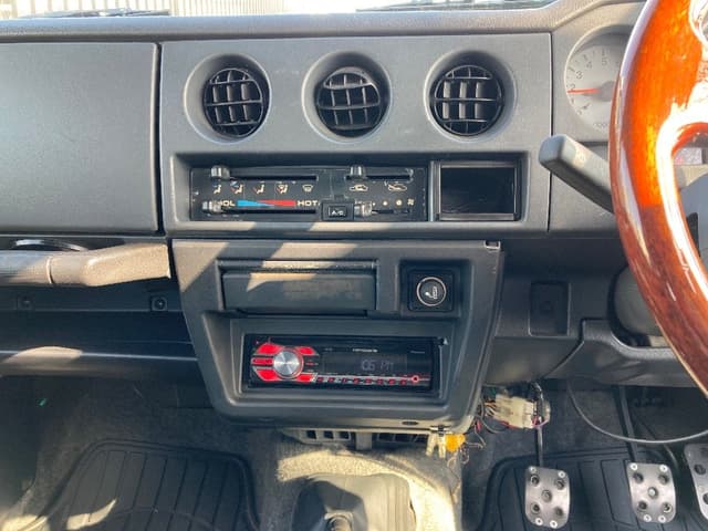 1996 Suzuki Jimny JDM car for sale — photo 16 of 25