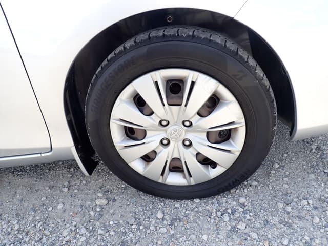 2011 Toyota Vitz JDM car for sale — photo 12 of 25