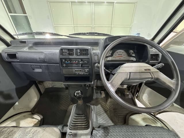 1996 Mitsubishi Minicab JDM car for sale — photo 8 of 25