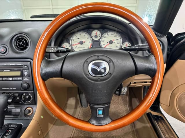 2001 Mazda Roadster (Eunos Roadster / MX-5) JDM car for sale — photo 13 of 25
