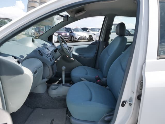 2000 Toyota Vitz JDM car for sale — photo 24 of 25