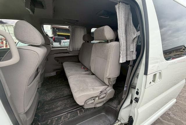 2001 Nissan Elgrand JDM car for sale — photo 14 of 25