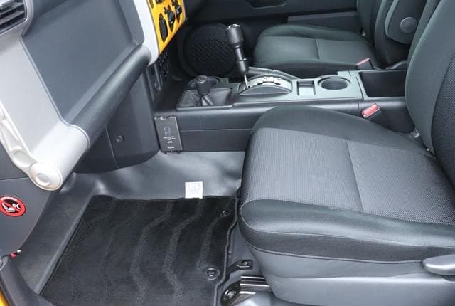 2011 Toyota Fj Cruiser JDM car for sale — photo 14 of 25