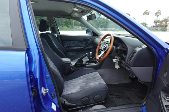 1998 Nissan Skyline JDM car for sale — photo 12 of 17