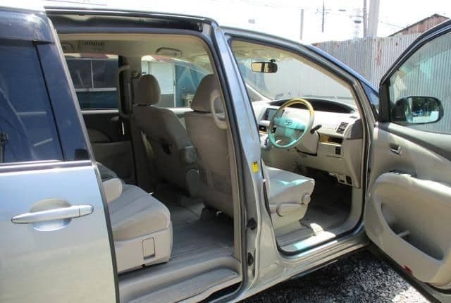 2007 Toyota Estima JDM car for sale — photo 16 of 25