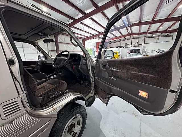 1995 Toyota HiAce JDM car for sale — photo 12 of 25