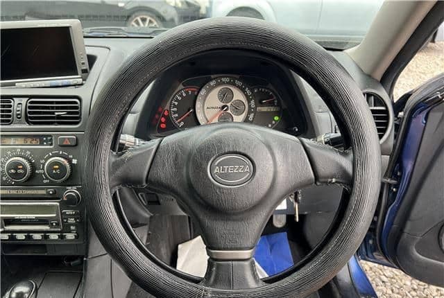 2003 Toyota Altezza JDM car for sale — photo 12 of 25