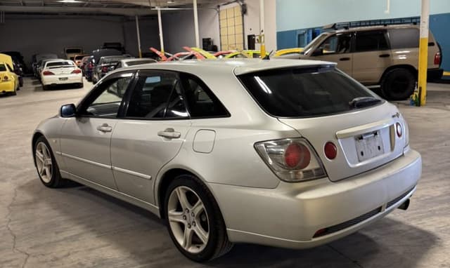 2001 Toyota Altezza JDM car for sale — photo 14 of 25