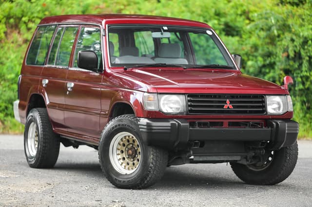 1993 Mitsubishi Pajero JDM car for sale — photo 15 of 25